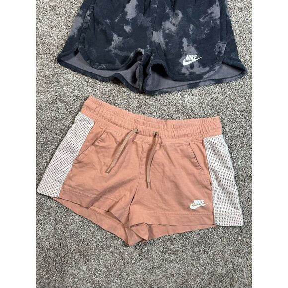 nike women’s S clothes bundle two short sleeve tops three pull on shorts black - Picture 11 of 11